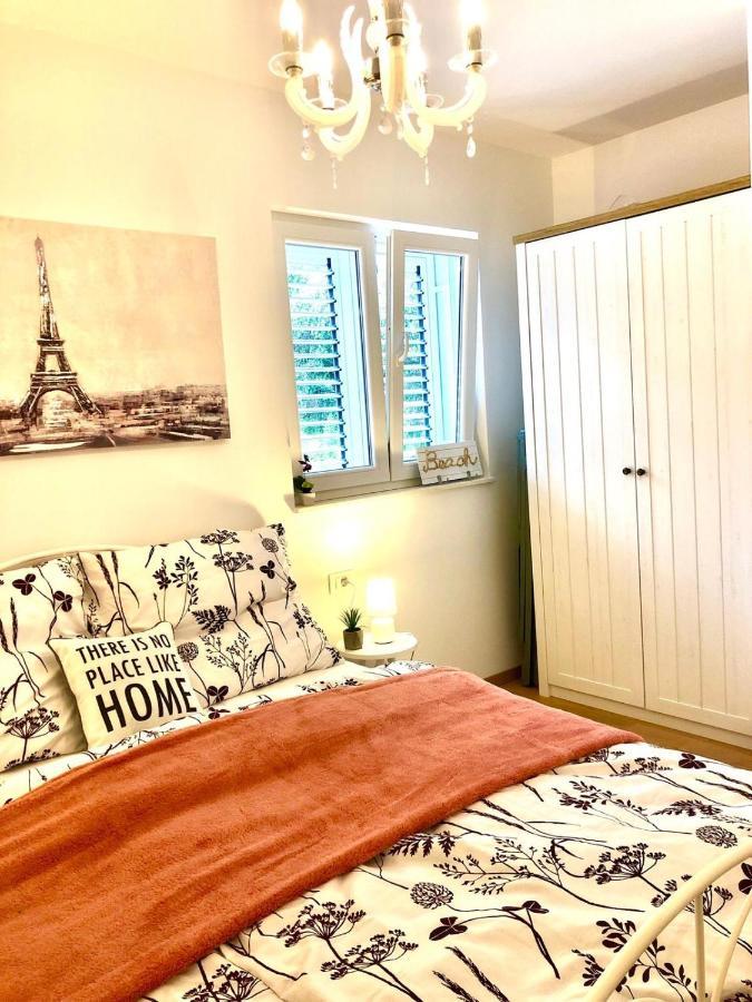 Apartment Flora Makarska Bagian luar foto