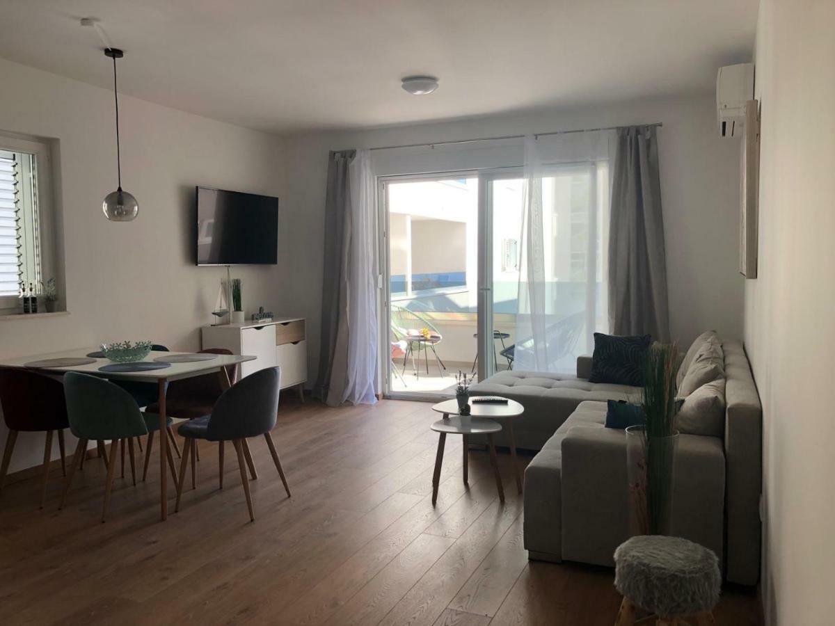 Apartment Flora Makarska Bagian luar foto